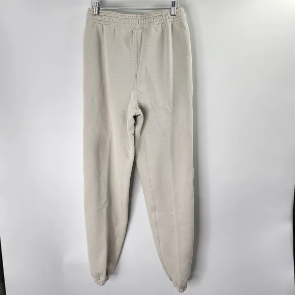 NIKE Standard Issue Classic Style Meets Modern Performance Basketball Joggers - Picture 7 of 8